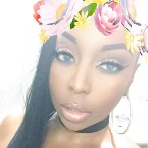 Meet your Posher, Jenine